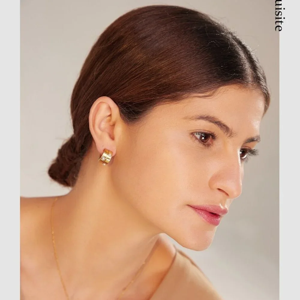 New 18K Gold Plated Pearl Hoop Earrings - Picture 3 of 6